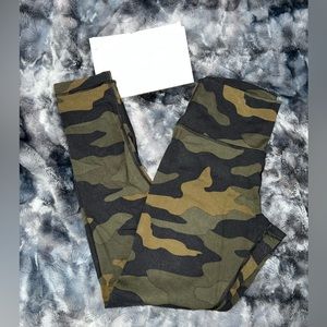 PINK Victoria Secret Ultimate Leggings—Camo